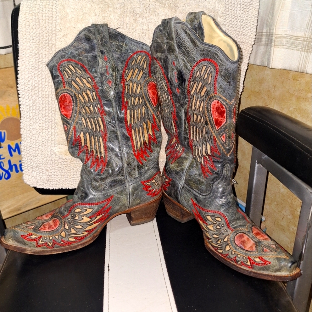 Corral Steel Blue Cowboy Boots with Red and Gray Inlaid Design In A Size 10M.